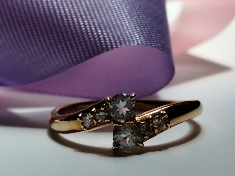 ジュエリー修理が紡ぎ直す思い出とプロの技で甦る大切なアクセサリーの物語