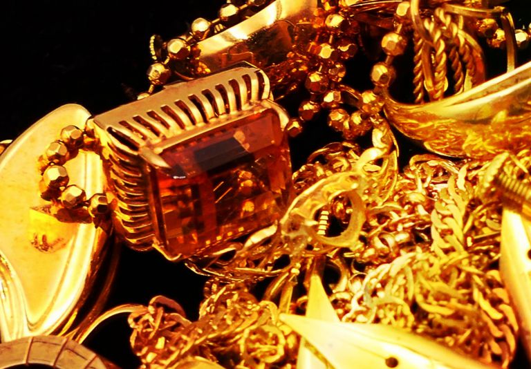 思い出と個性を蘇らせるネックレスリメイクで生まれ変わる新しい輝き