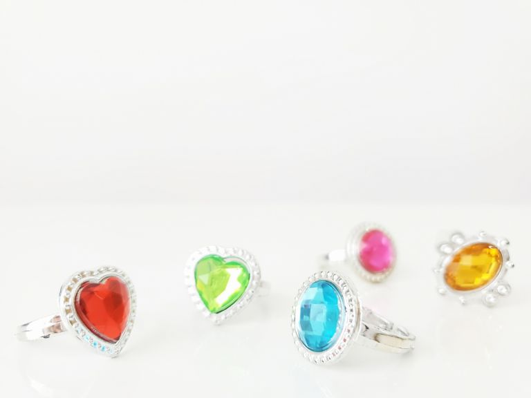 ジュエリーリフォームで受け継ぐ家族の想いと時代を超えるサステナブルな輝き